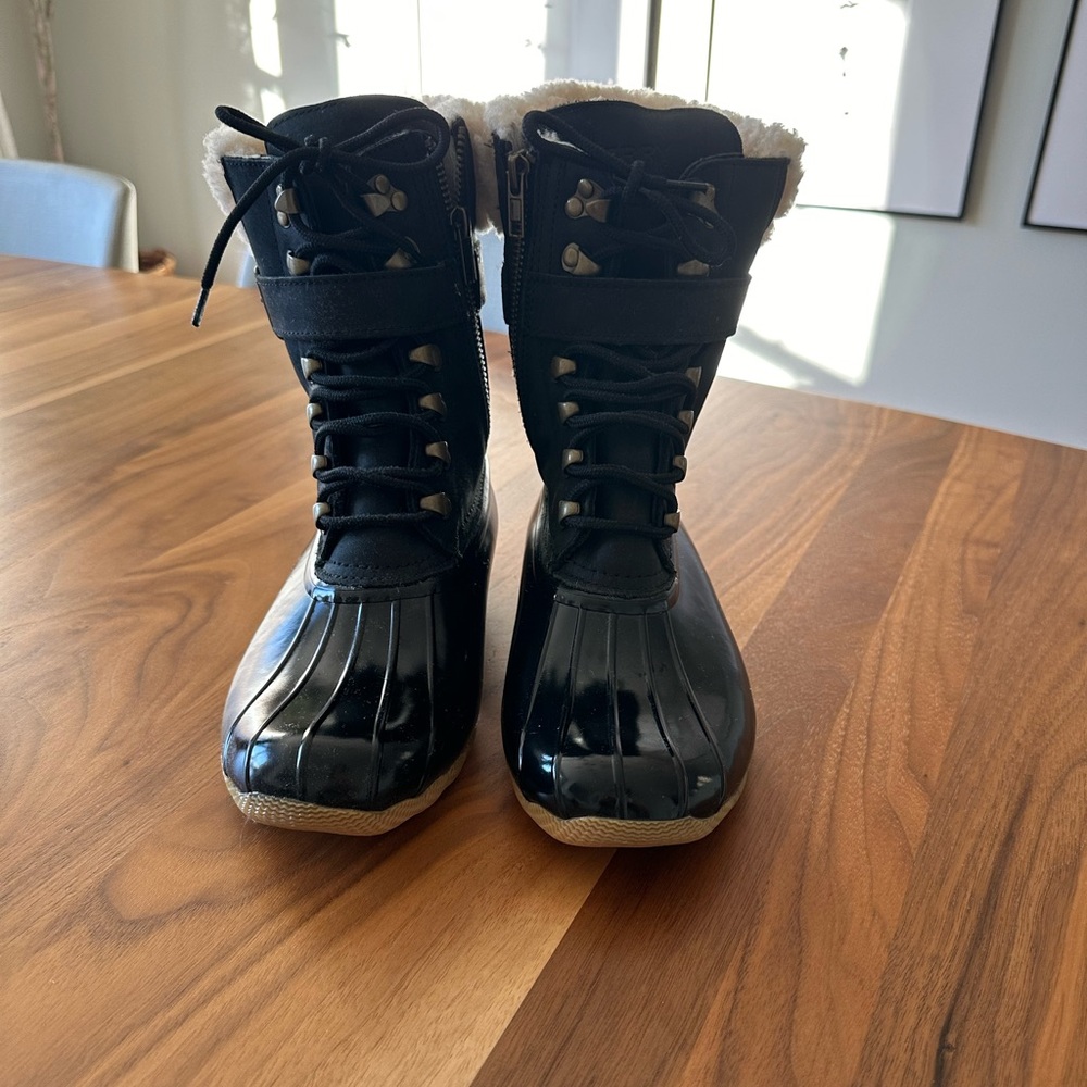 Sperry Women's J.Crew Shearwater buckle boots in black size 7